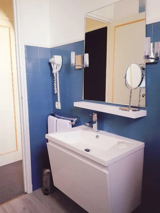 Auberge des Balastres Fontvieille Hotel