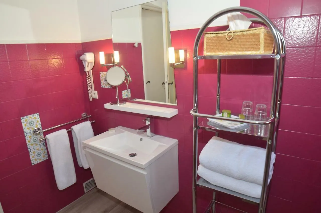 Auberge des Balastres Fontvieille 3*,  France